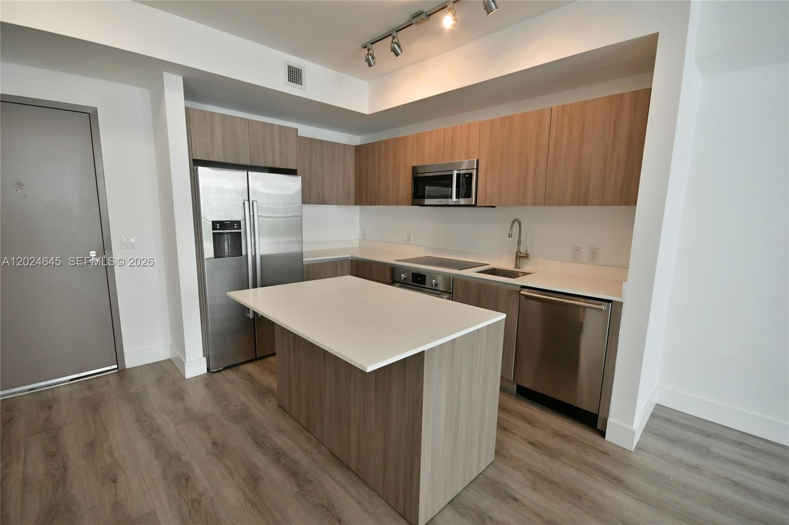 201 SW 17th Rd #304, Miami FL 33129