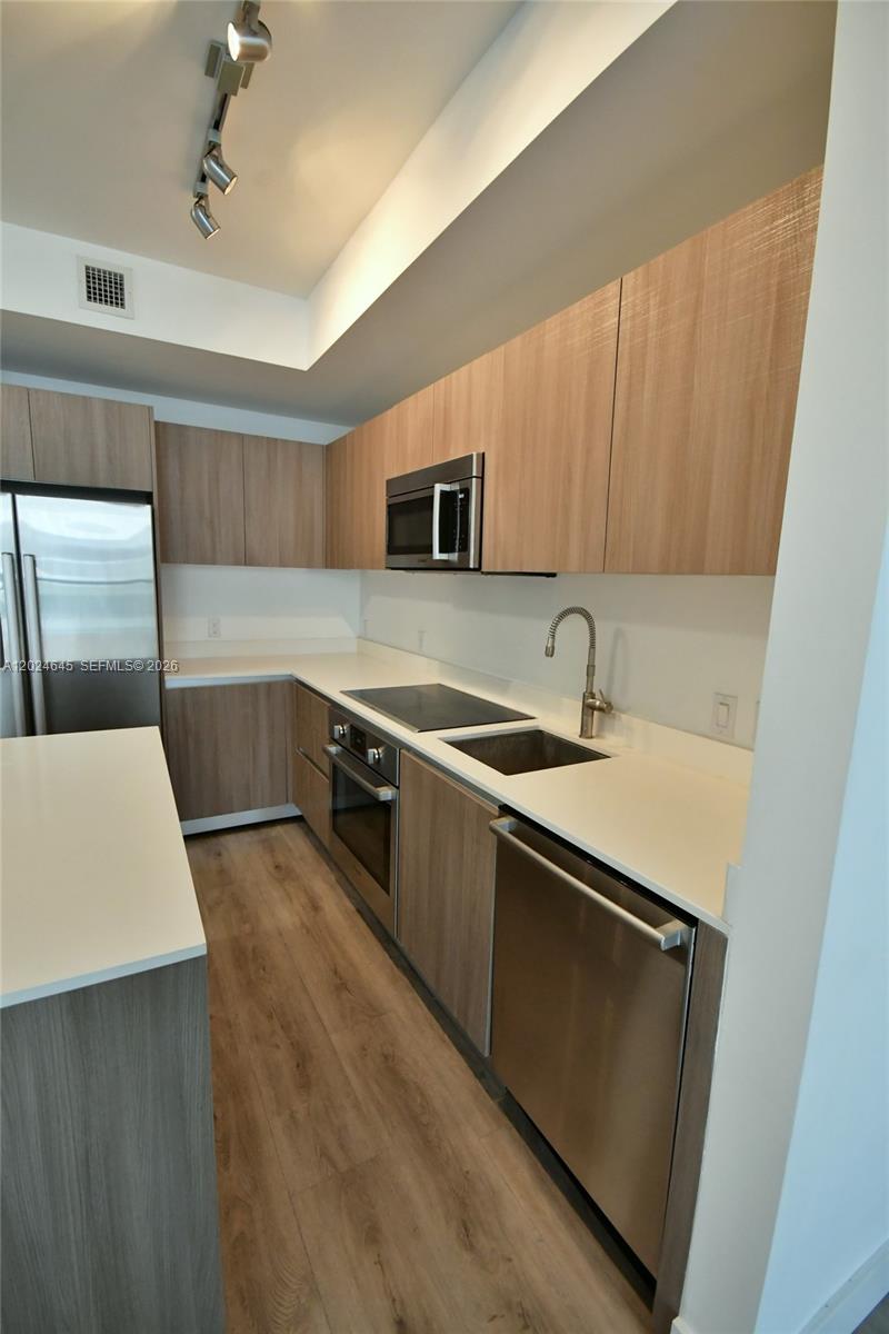 201 SW 17th Rd #304, Miami FL 33129