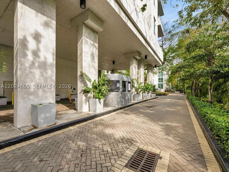 1861 NW S River Dr #2008, Miami FL 33125