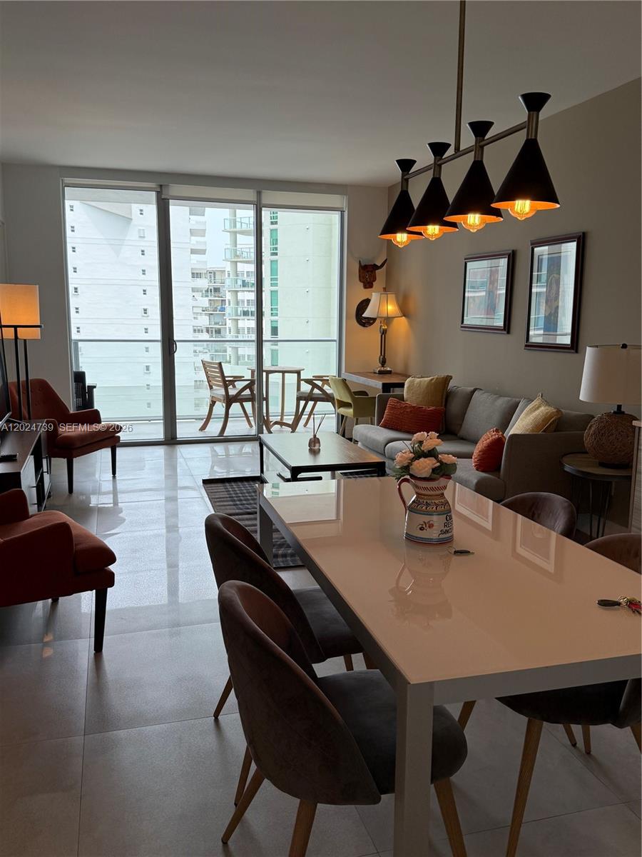 1300 Brickell Bay Dr #1007, Miami FL 33131