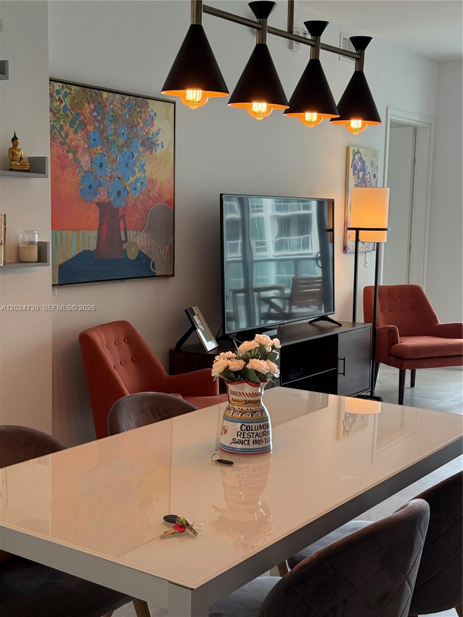 1300 Brickell Bay Dr #1007, Miami FL 33131