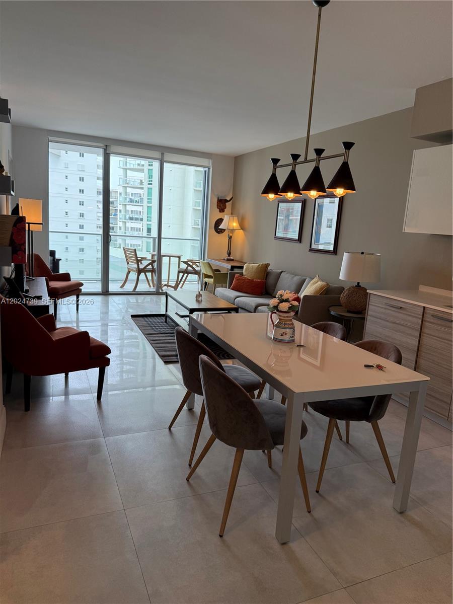 1300 Brickell Bay Dr #1007, Miami FL 33131