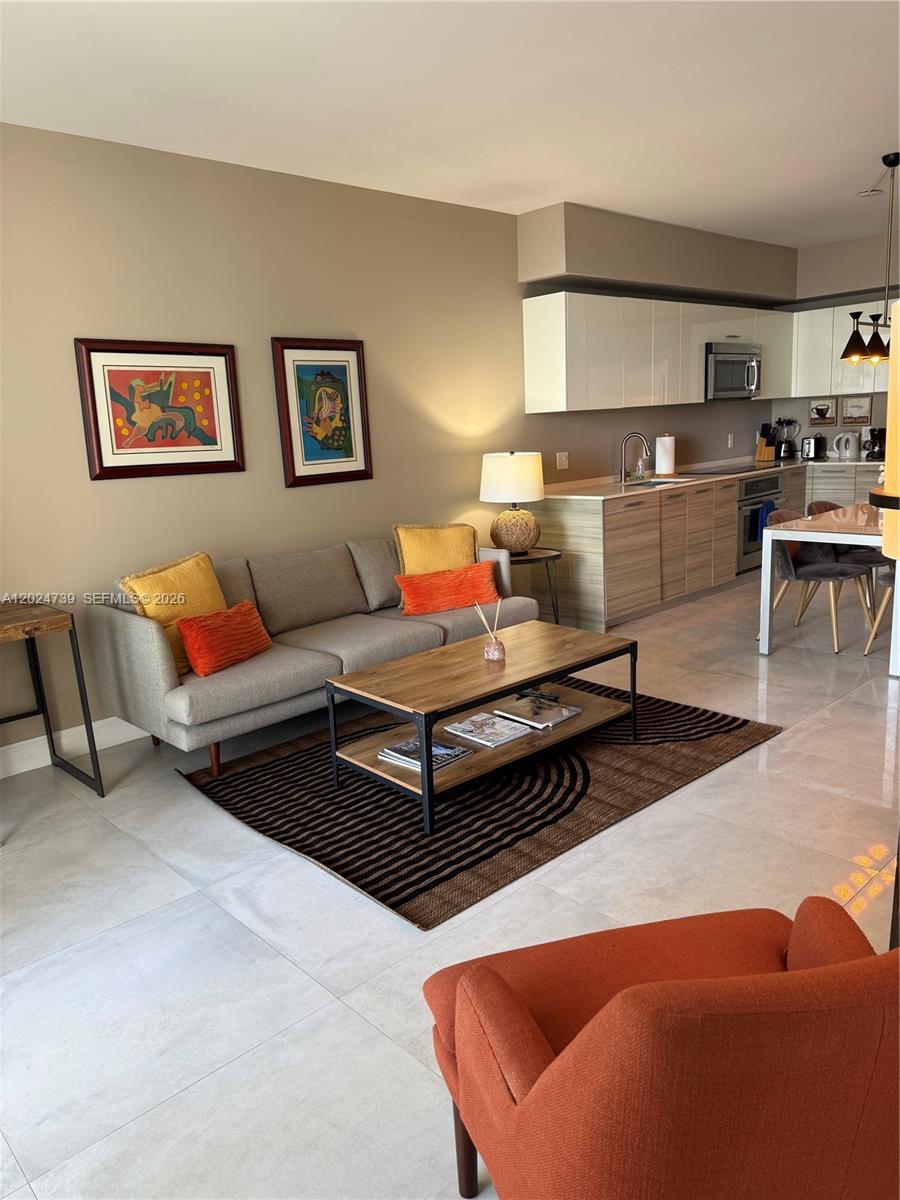 1300 Brickell Bay Dr #1007, Miami FL 33131