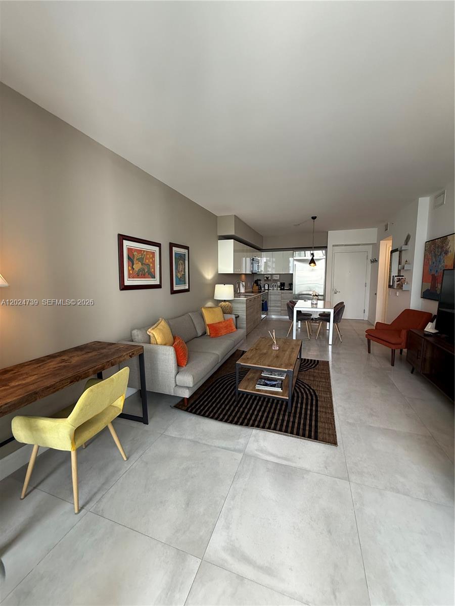 1300 Brickell Bay Dr #1007, Miami FL 33131
