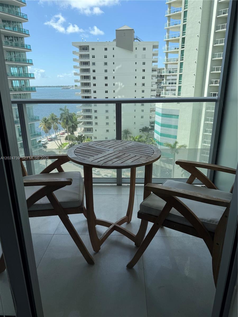 1300 Brickell Bay Dr #1007, Miami FL 33131
