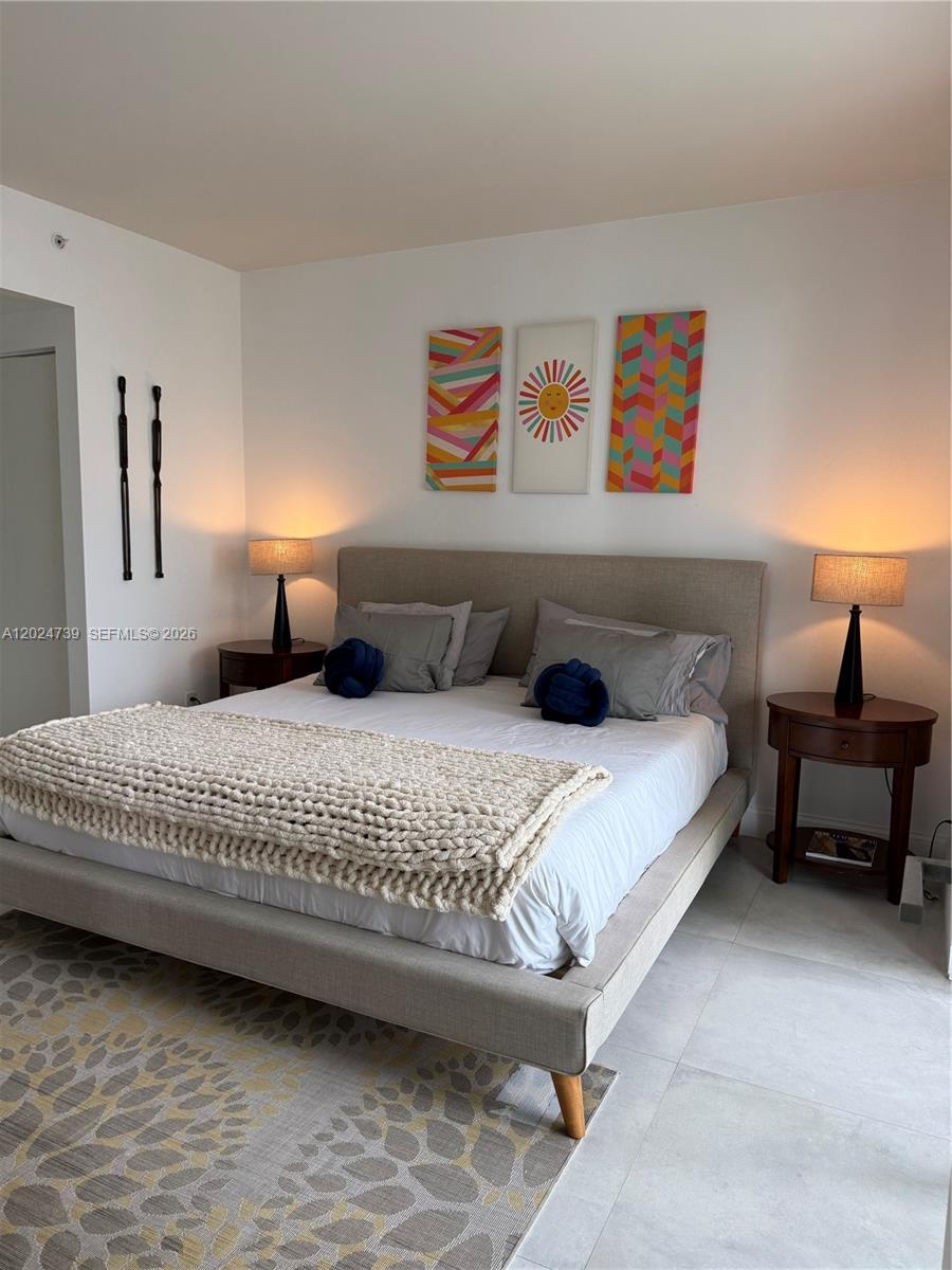 1300 Brickell Bay Dr #1007, Miami FL 33131