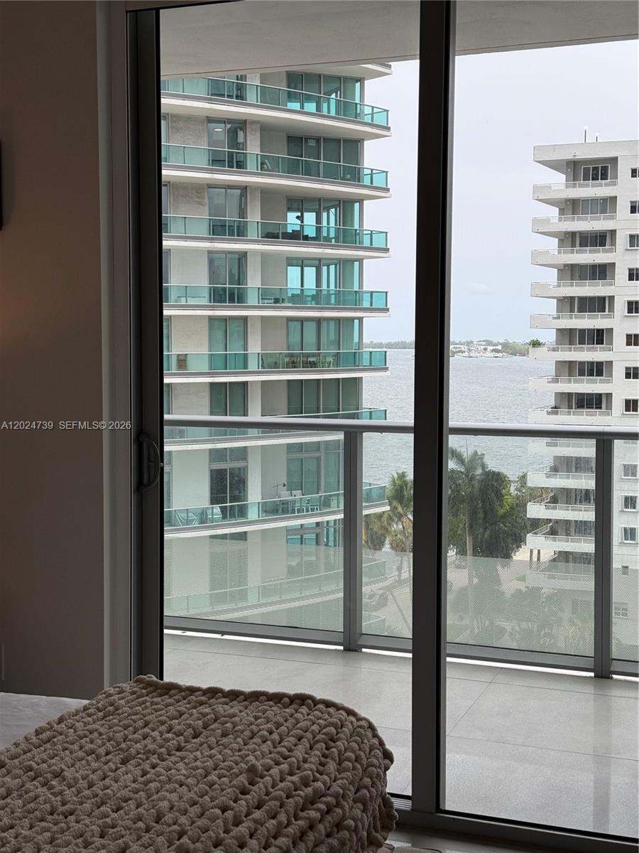 1300 Brickell Bay Dr #1007, Miami FL 33131