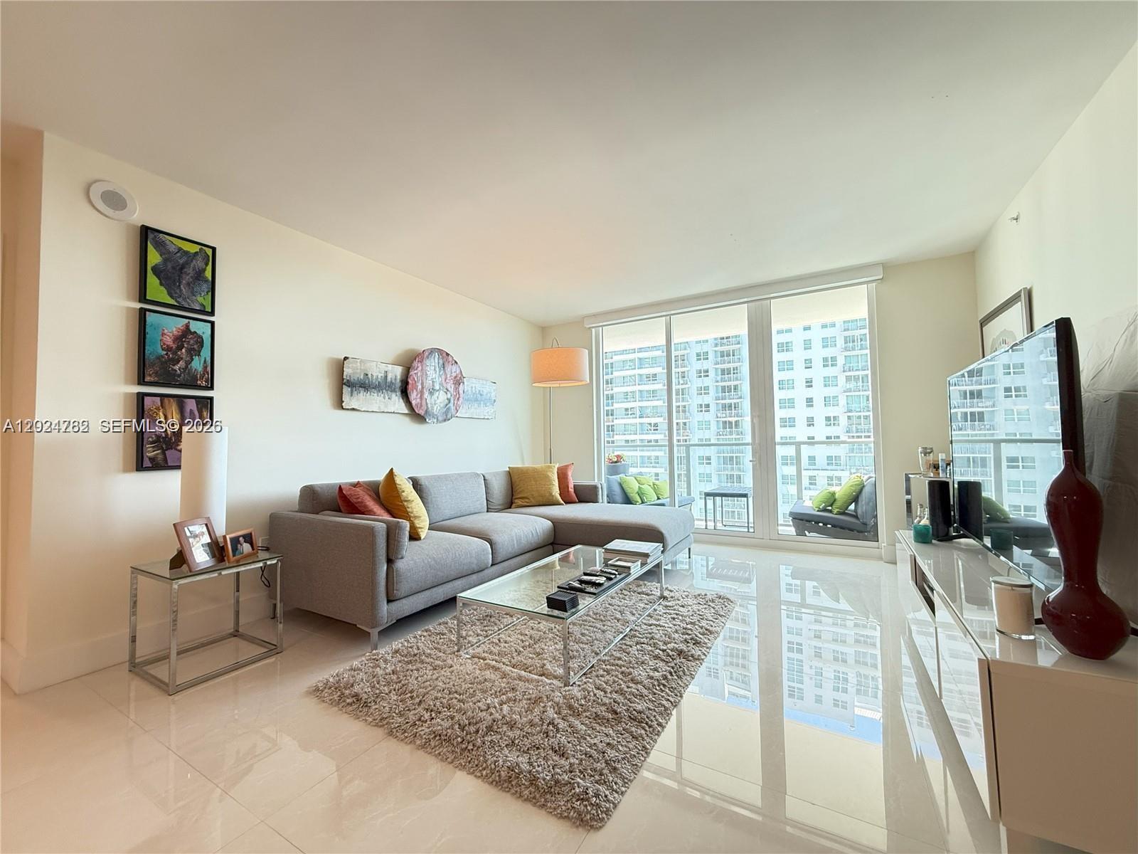 1155 Brickell Bay Dr #2108, Miami FL 33131