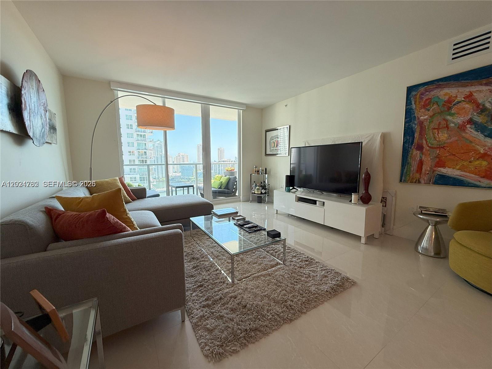 1155 Brickell Bay Dr #2108, Miami FL 33131