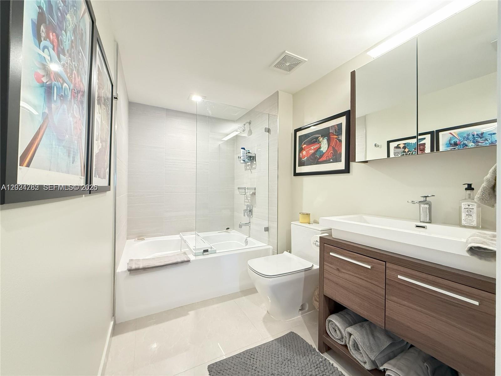 1155 Brickell Bay Dr #2108, Miami FL 33131
