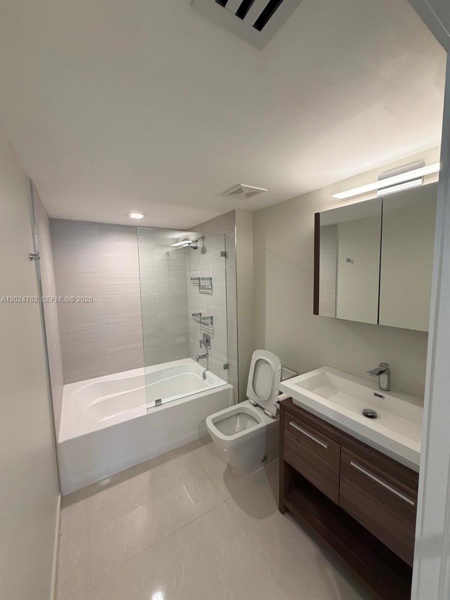 1155 Brickell Bay Dr #2108, Miami FL 33131
