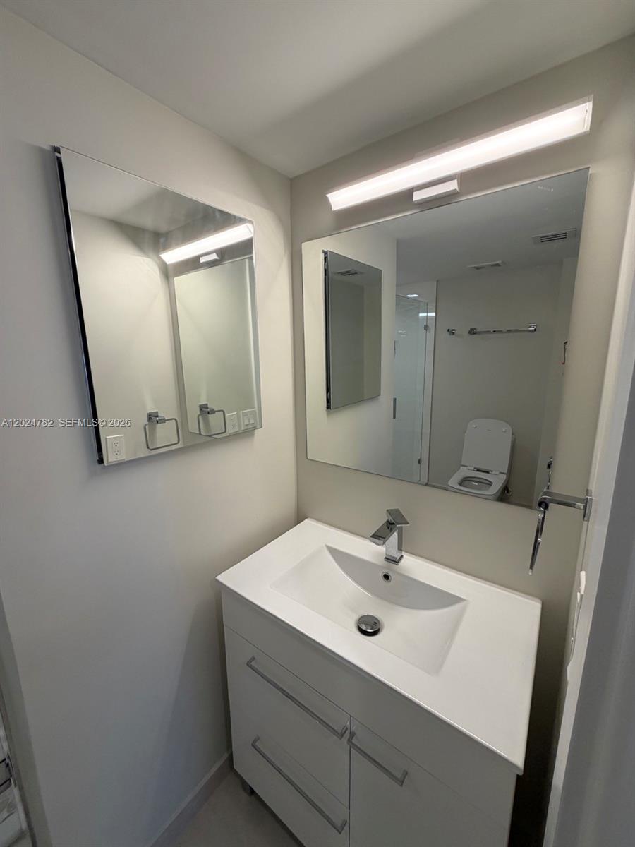 1155 Brickell Bay Dr #2108, Miami FL 33131