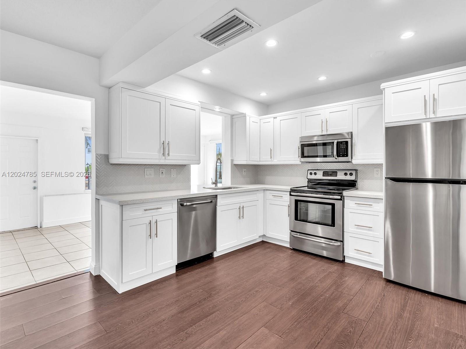 4500 SW 42nd Ter, Dania Beach FL 33314