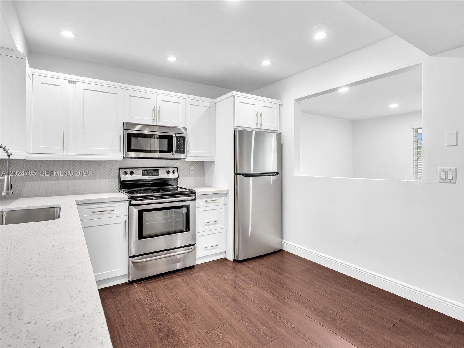 4500 SW 42nd Ter, Dania Beach FL 33314