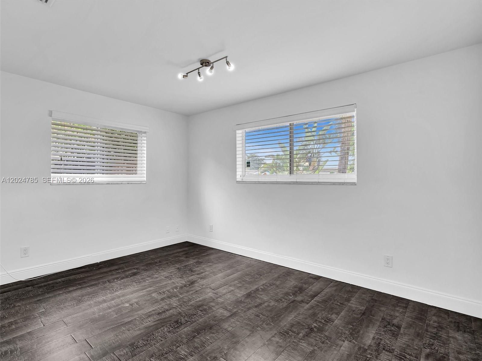 4500 SW 42nd Ter, Dania Beach FL 33314