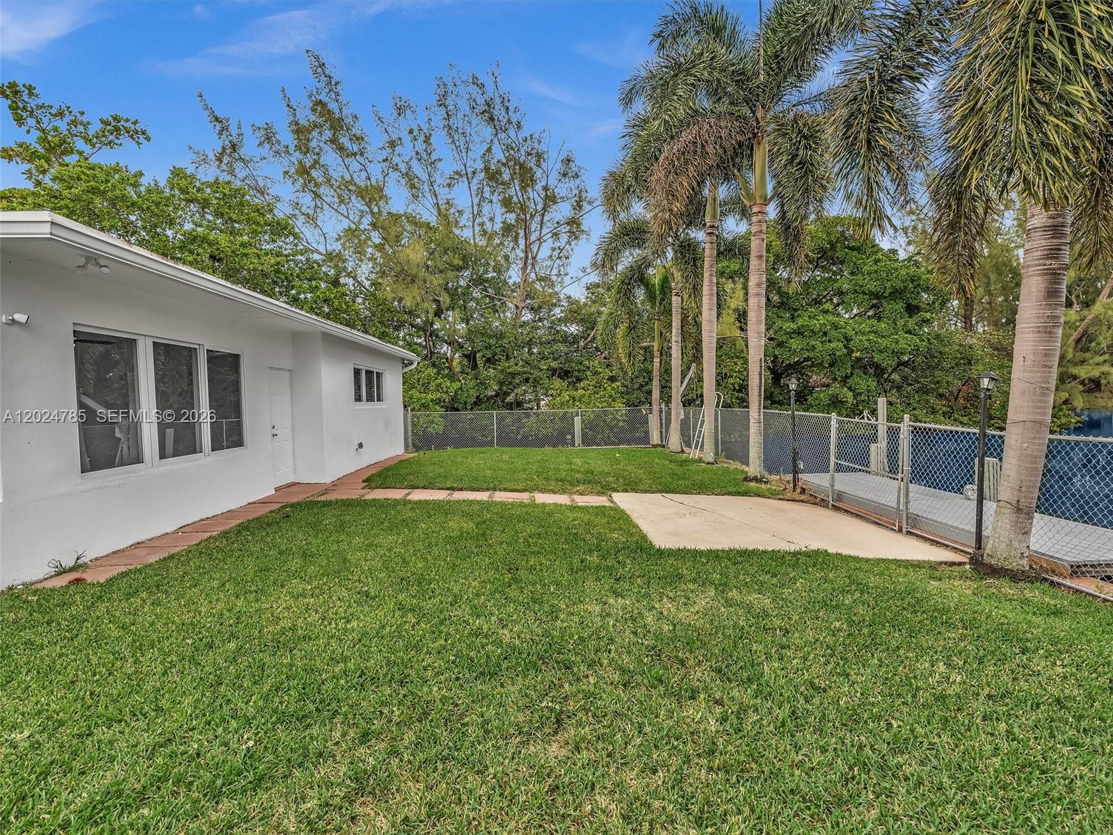 4500 SW 42nd Ter, Dania Beach FL 33314