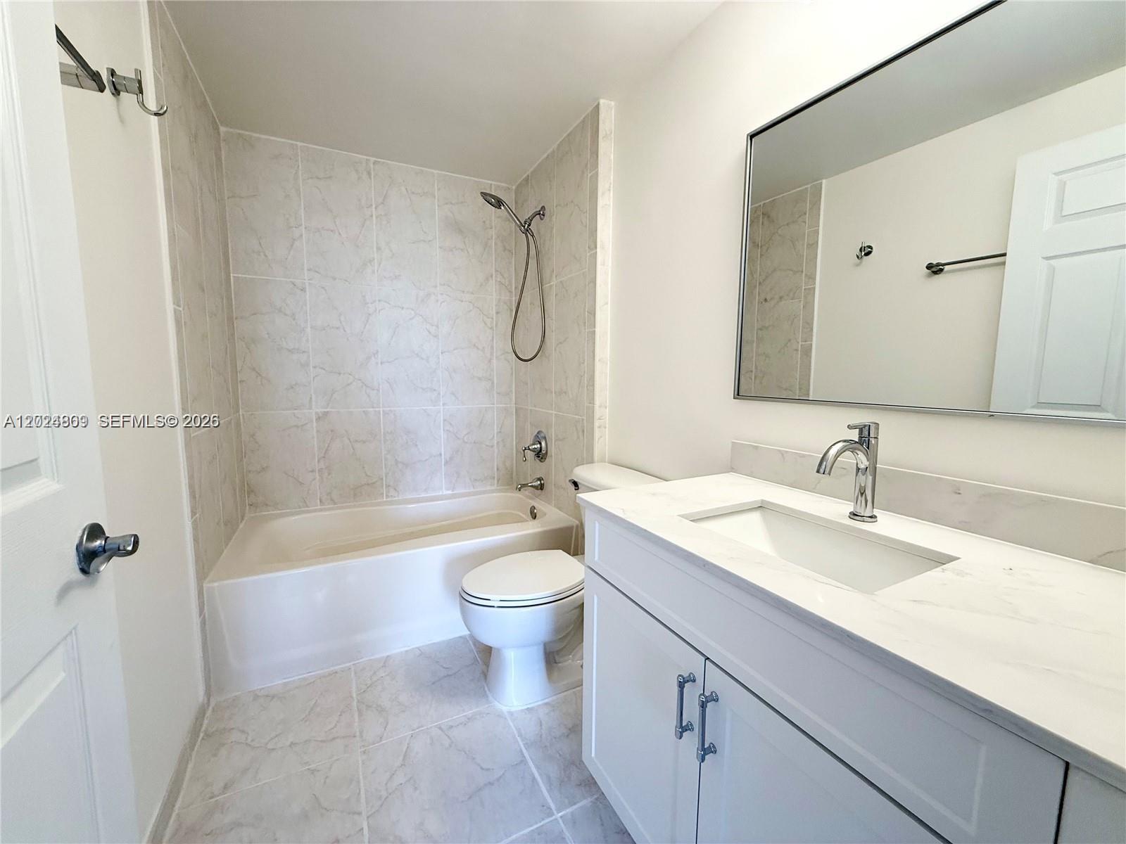 6851 SW 44th St #207, Miami FL 33155