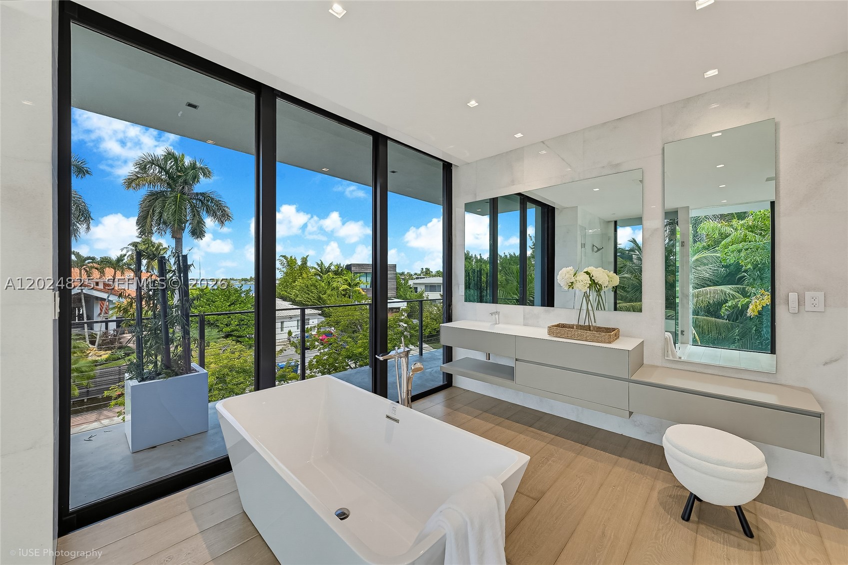 420 N Hibiscus Dr, Miami Beach FL 33139