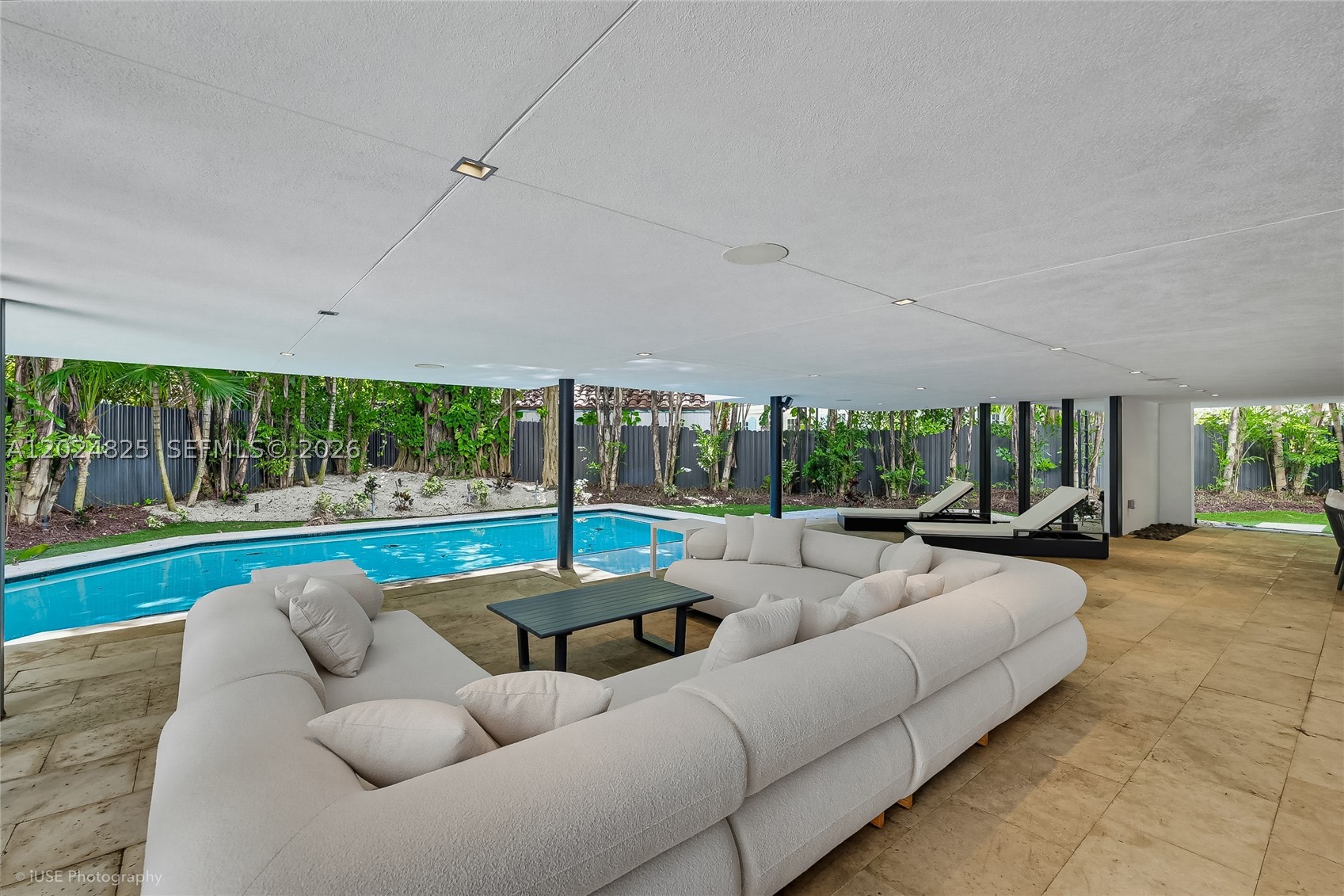 420 N Hibiscus Dr, Miami Beach FL 33139