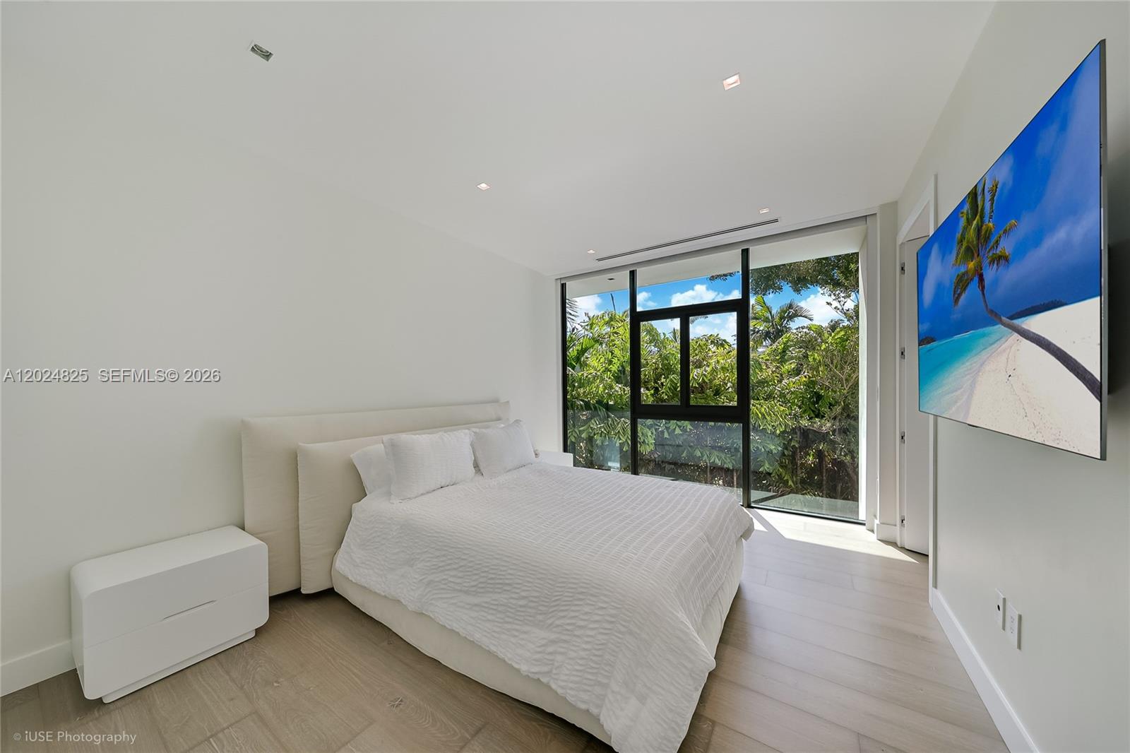 420 N Hibiscus Dr, Miami Beach FL 33139