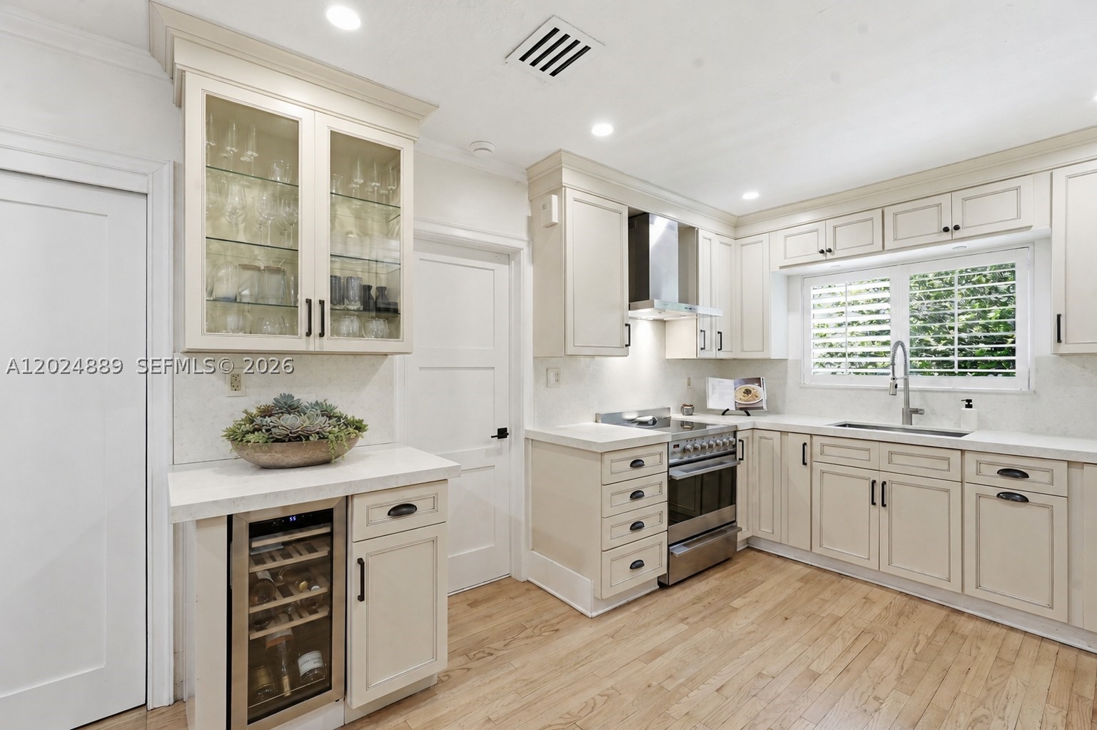 1505 Robbia Ave, Coral Gables FL 33146