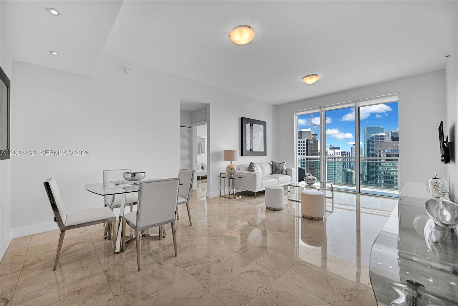950 Brickell Bay Dr #4204, Miami FL 33131