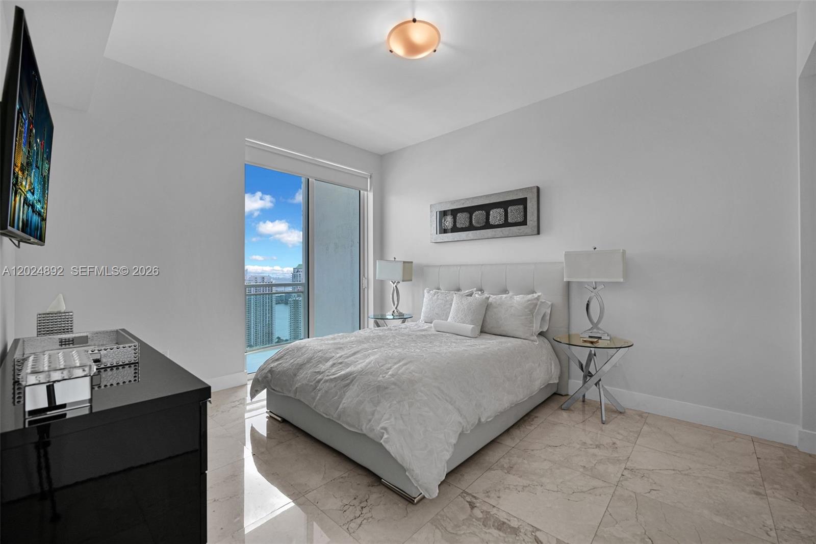 950 Brickell Bay Dr #4204, Miami FL 33131