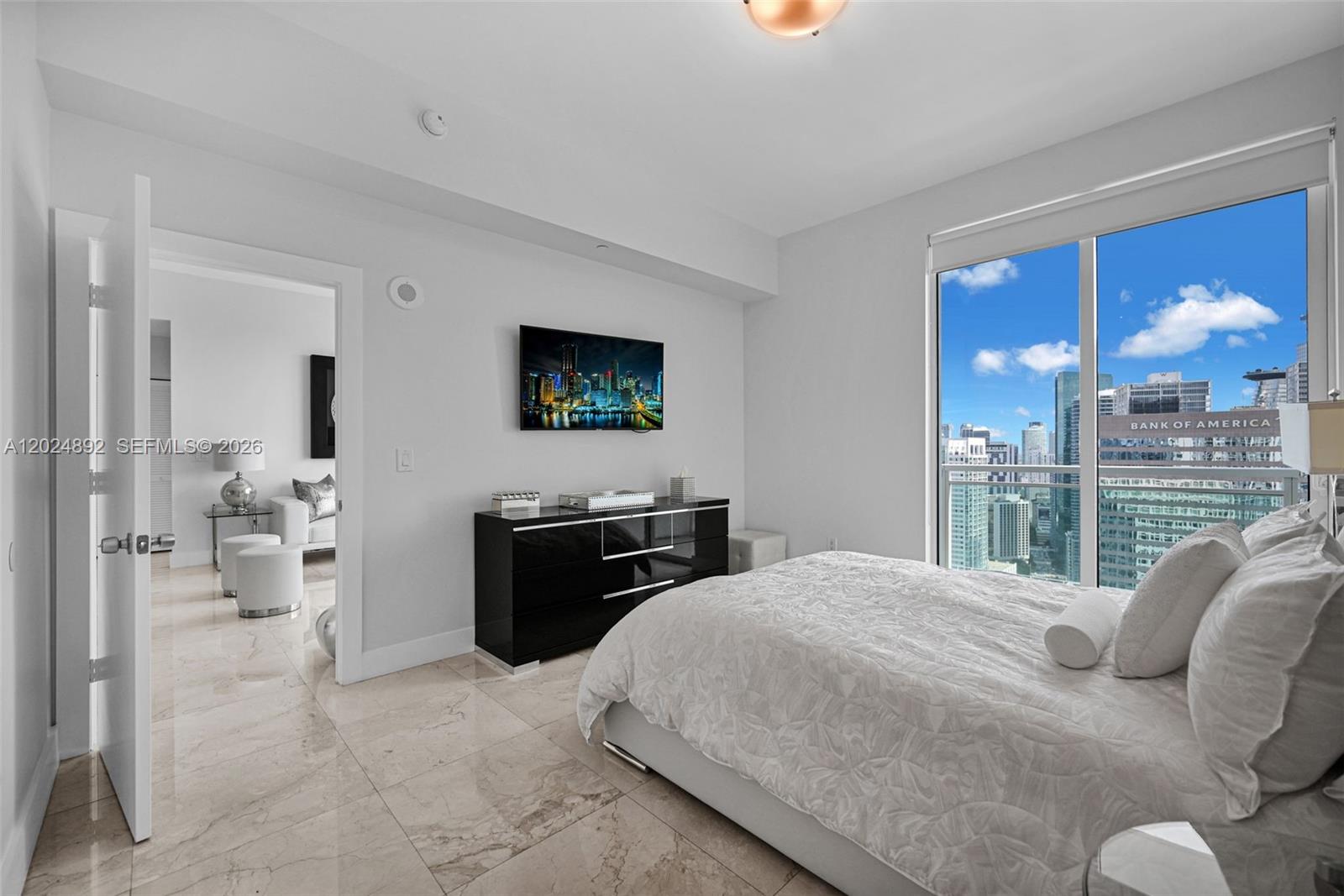 950 Brickell Bay Dr #4204, Miami FL 33131