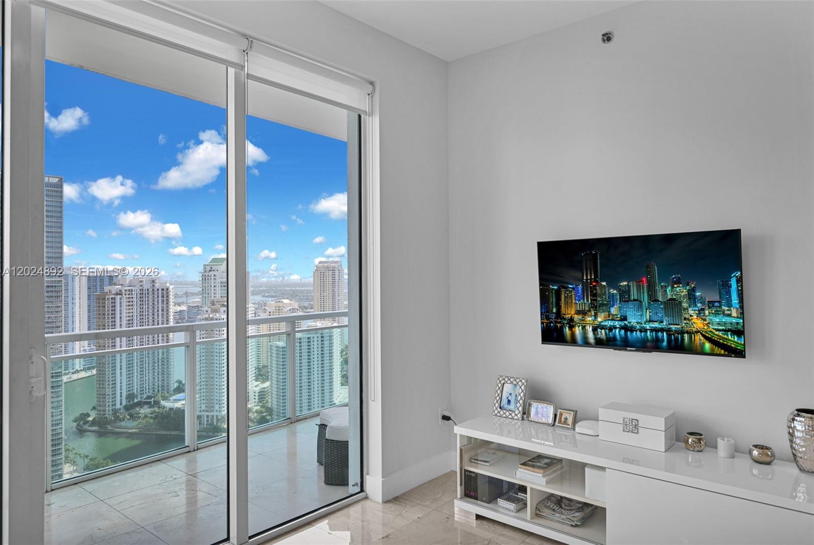 950 Brickell Bay Dr #4204, Miami FL 33131