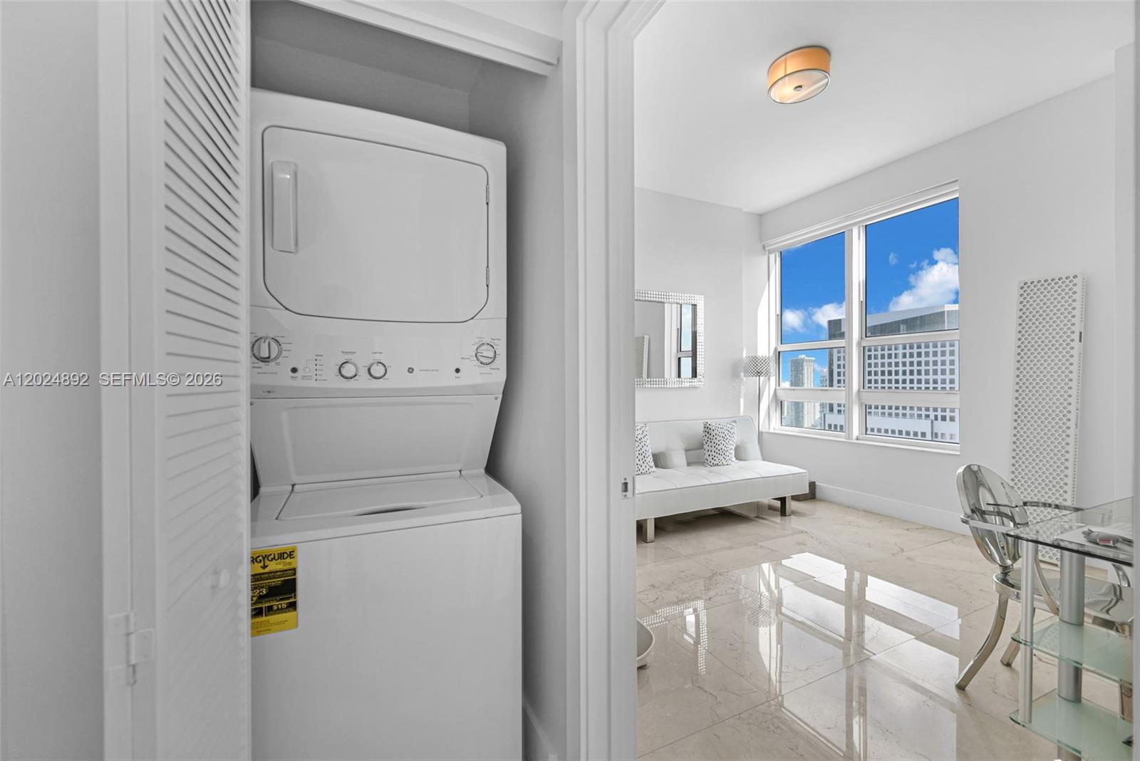 950 Brickell Bay Dr #4204, Miami FL 33131