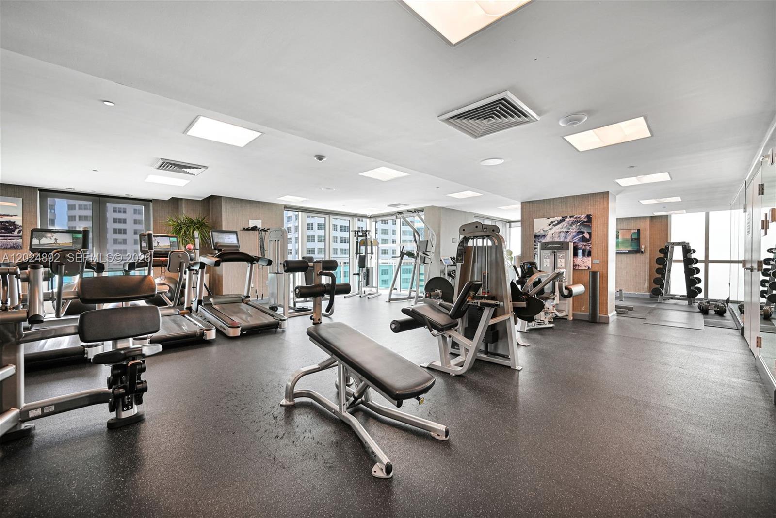 950 Brickell Bay Dr #4204, Miami FL 33131