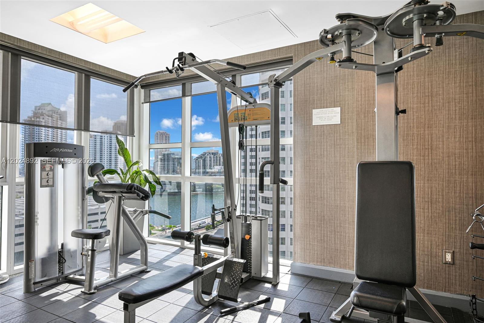 950 Brickell Bay Dr #4204, Miami FL 33131