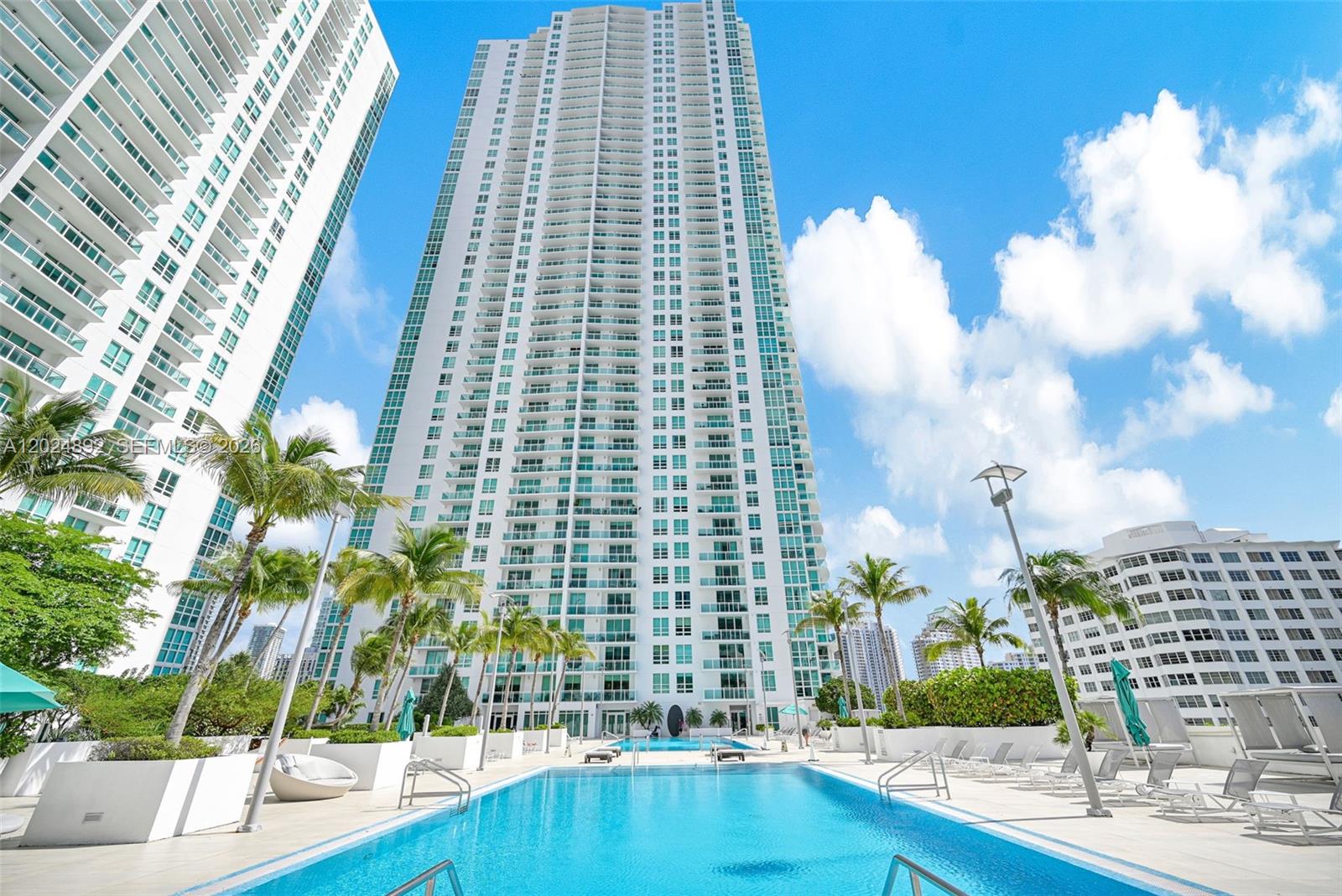 950 Brickell Bay Dr #4204, Miami FL 33131