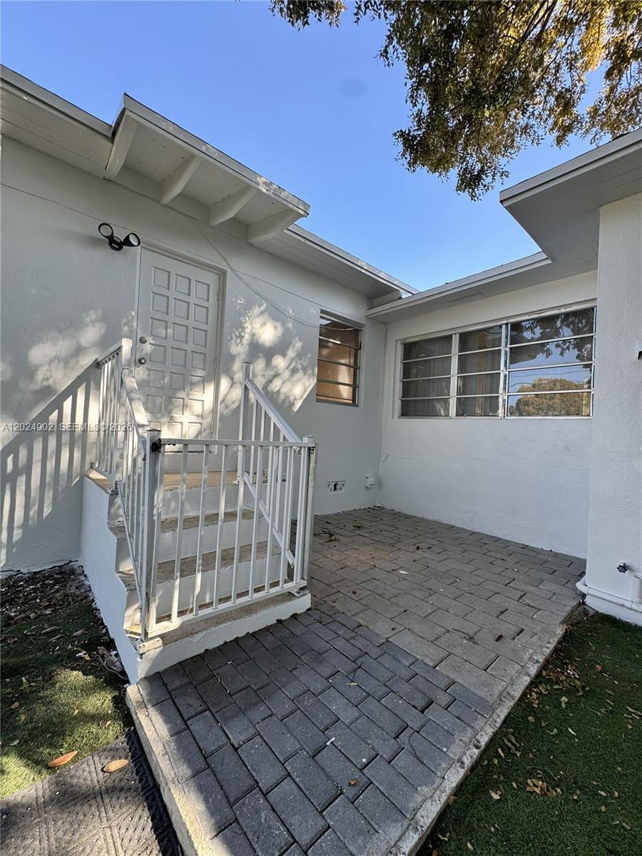 5353 SW 6th St #-, Miami FL 33134