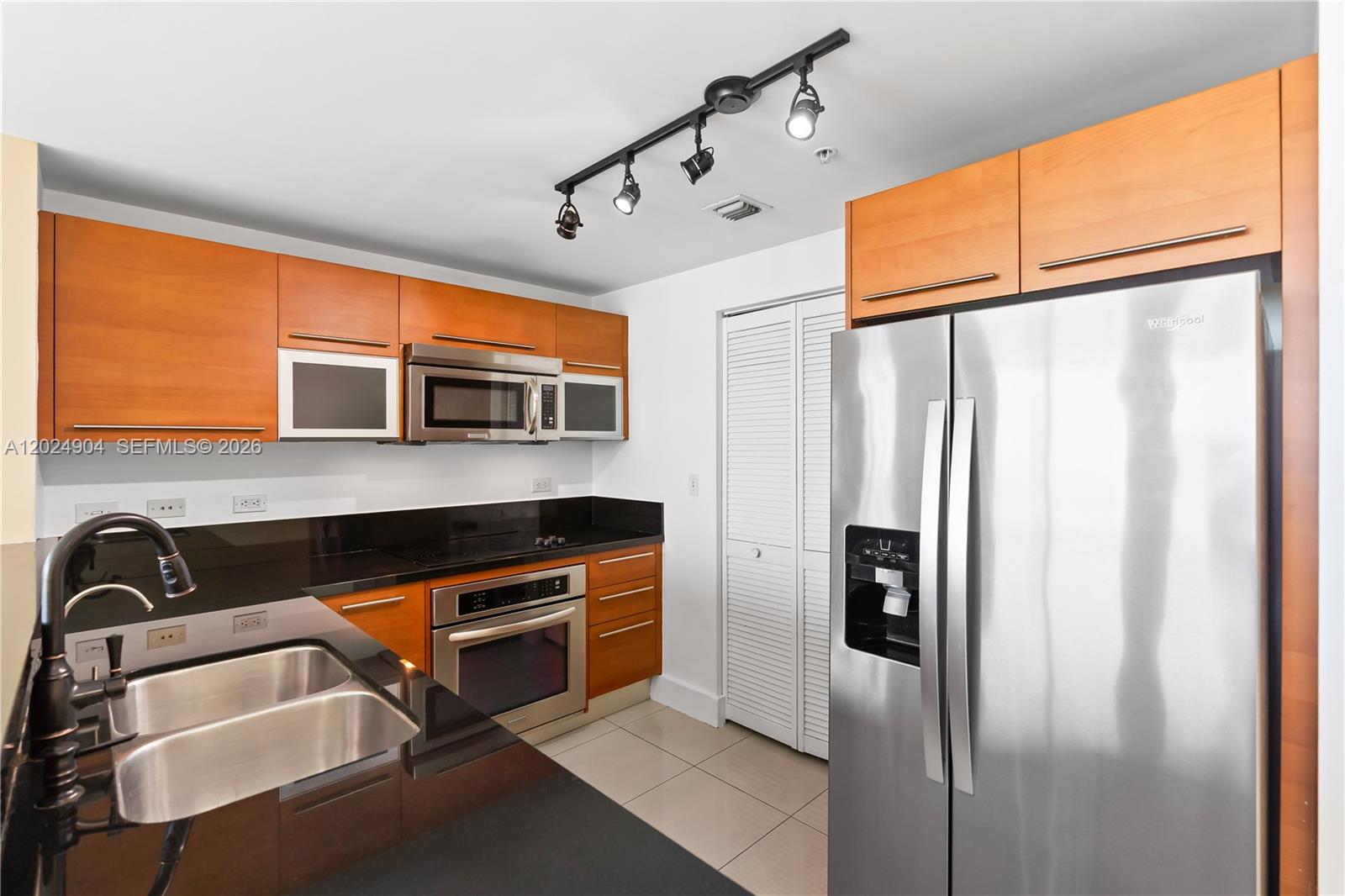 244 Biscayne Blvd #3108, Miami FL 33132