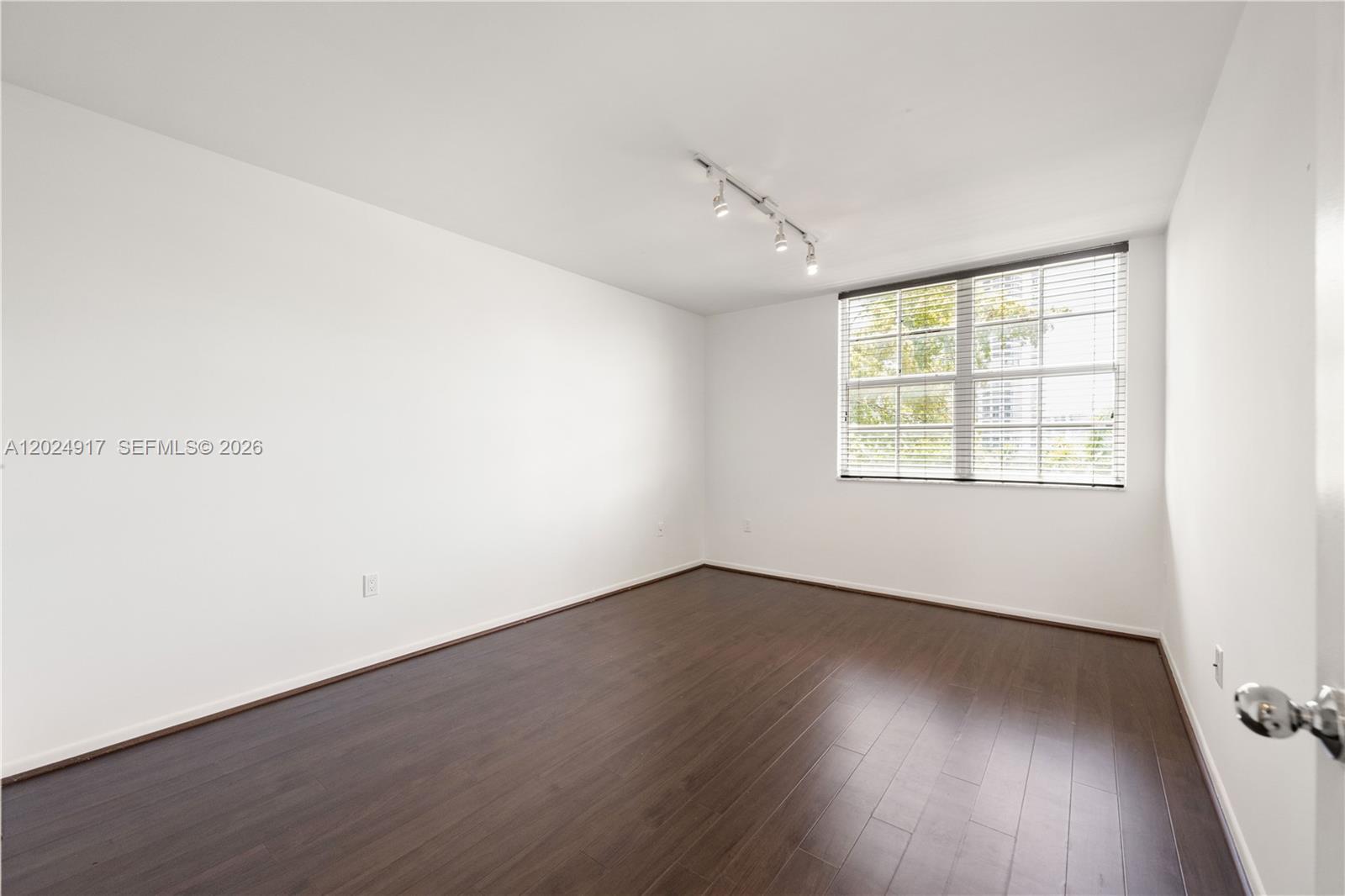 19501 E Country Club Dr #9508, Aventura FL 33180