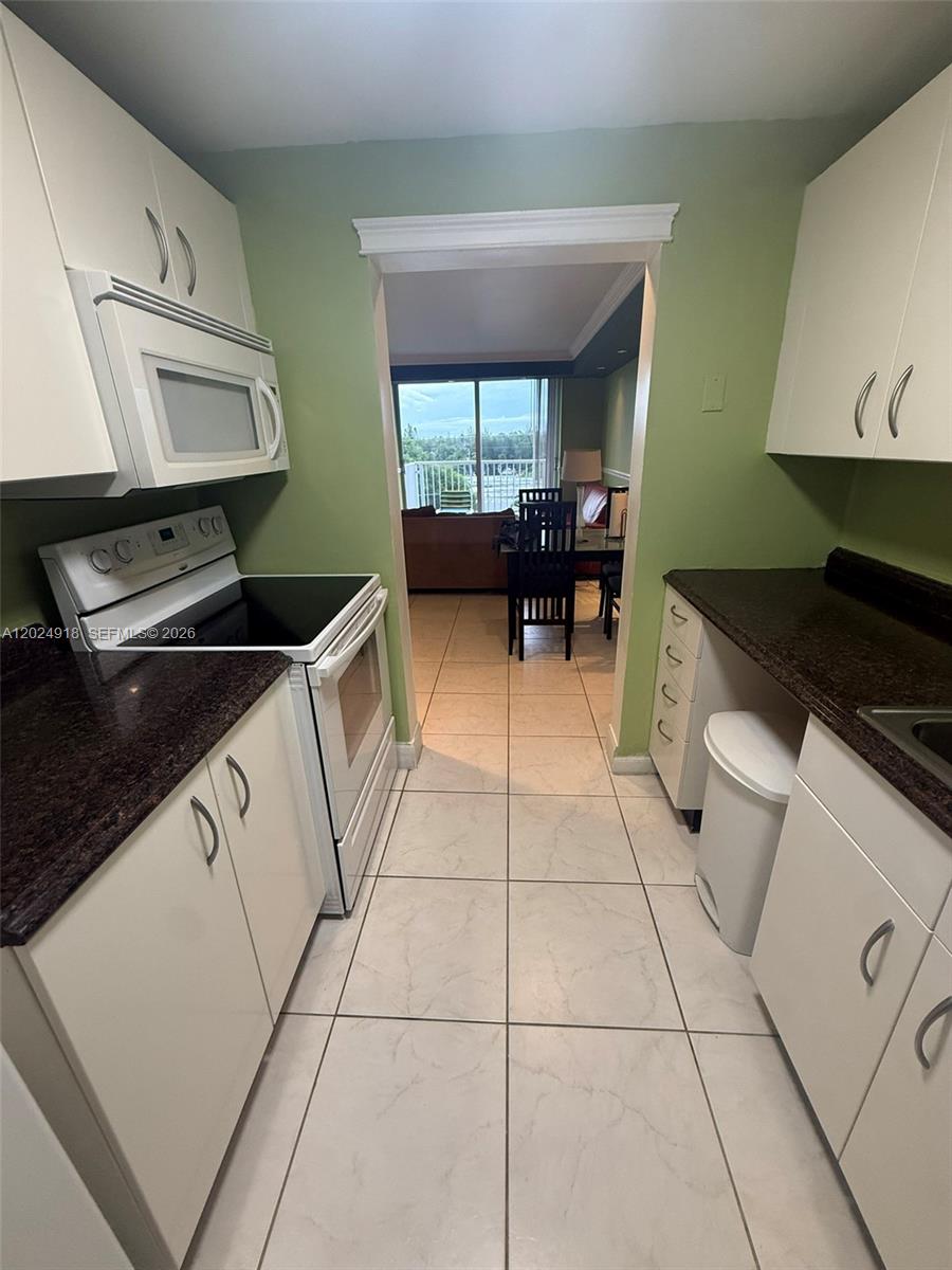 2020 NE 135th St #503, North Miami FL 33181