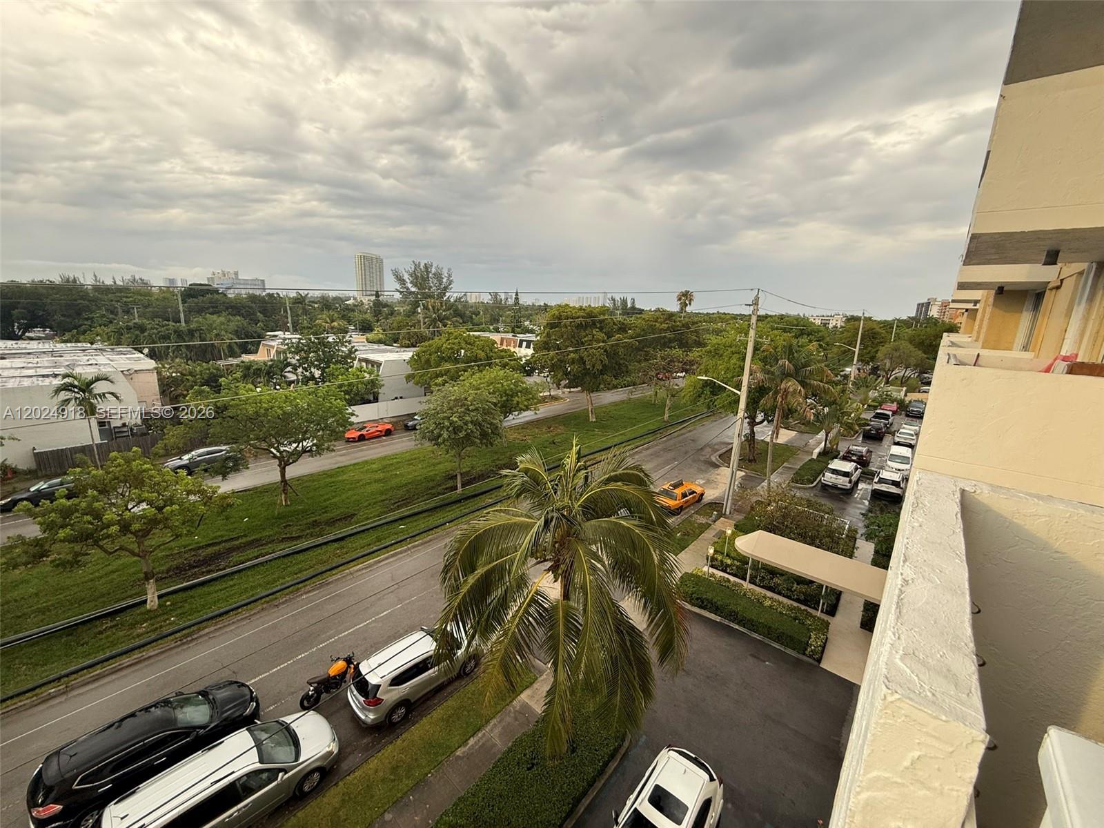 2020 NE 135th St #503, North Miami FL 33181