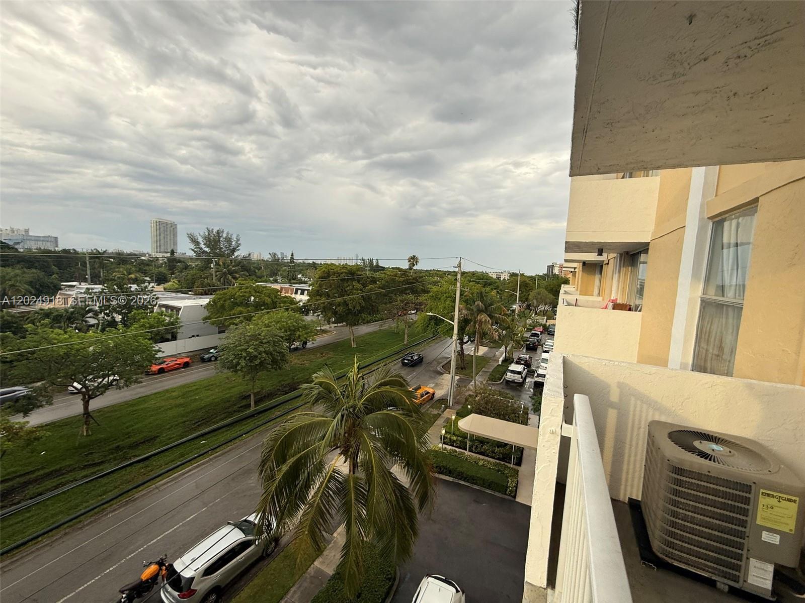 2020 NE 135th St #503, North Miami FL 33181
