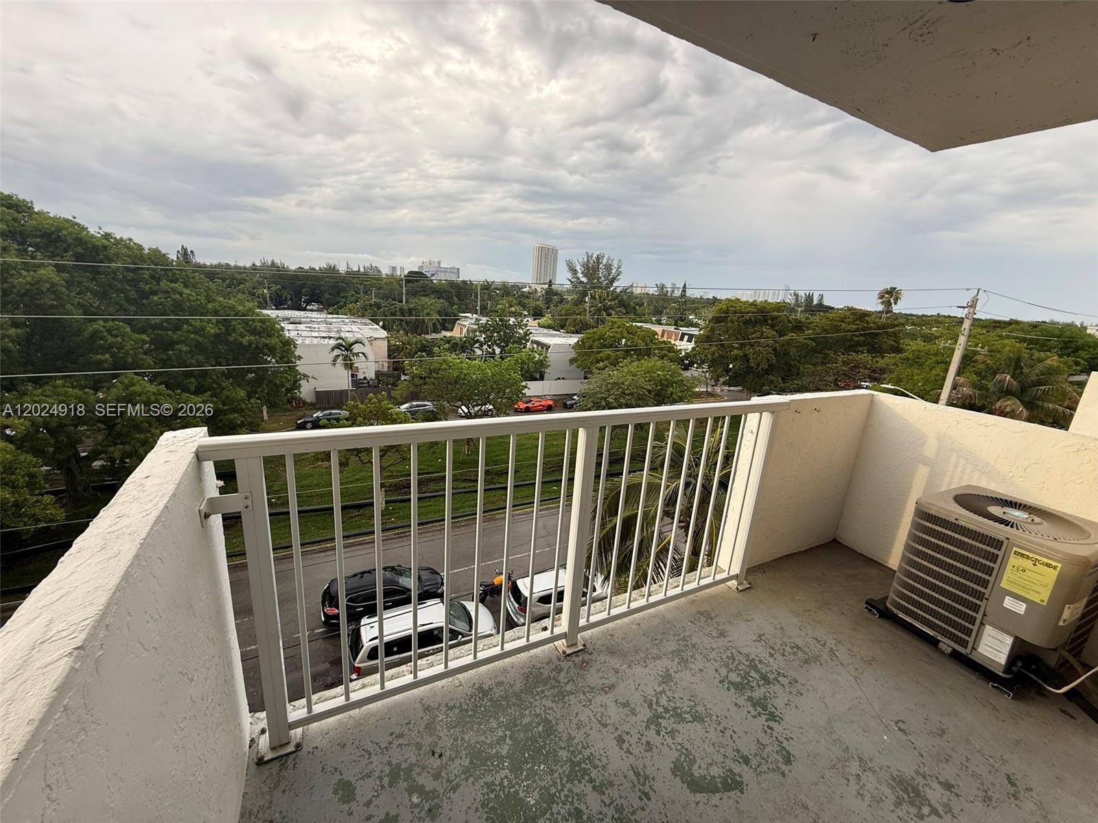 2020 NE 135th St #503, North Miami FL 33181