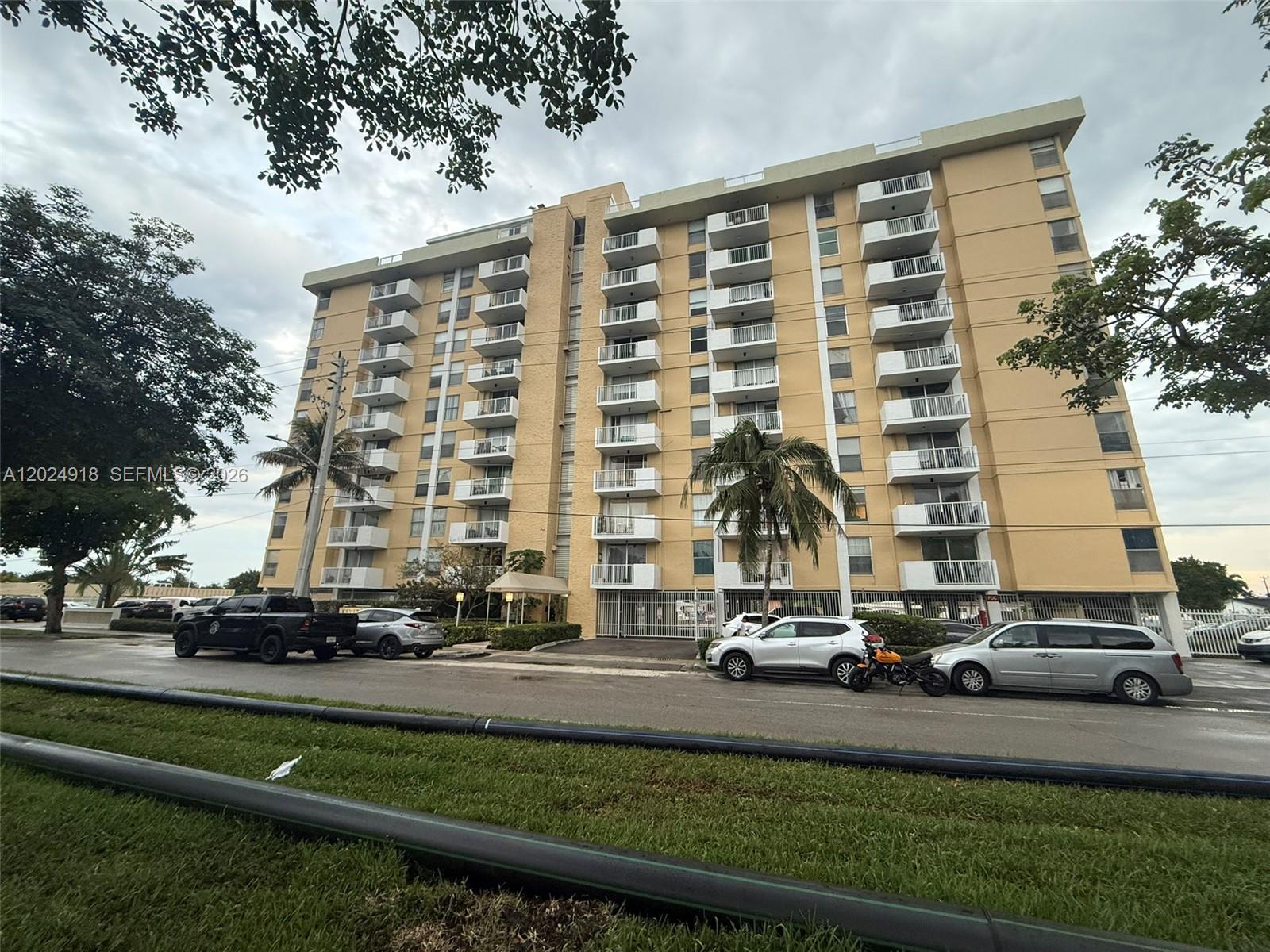2020 NE 135th St #503, North Miami FL 33181