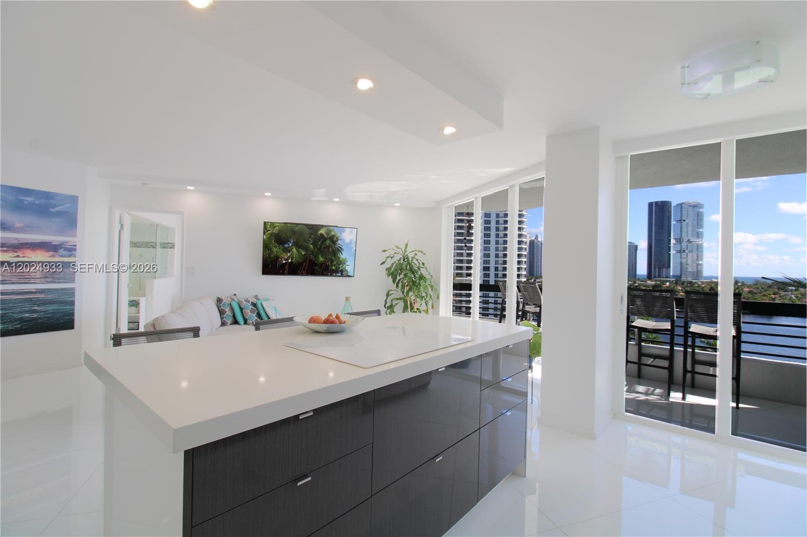3600 Mystic Pointe Dr #1115, Aventura FL 33180