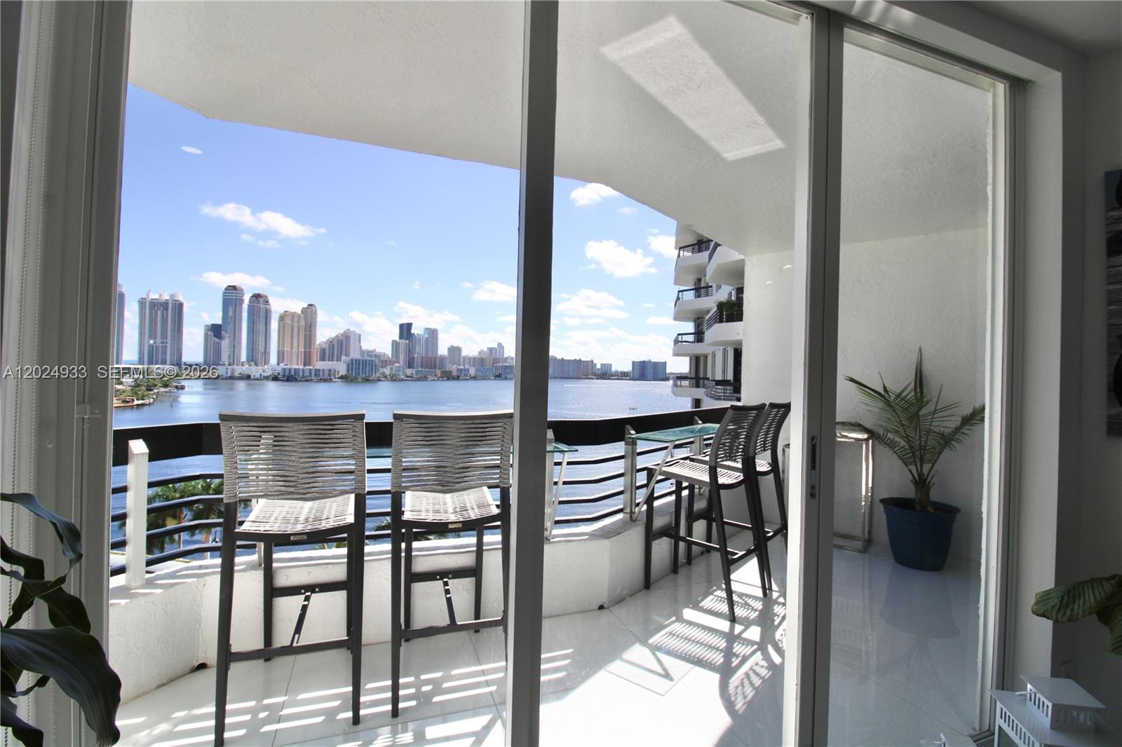 3600 Mystic Pointe Dr #1115, Aventura FL 33180