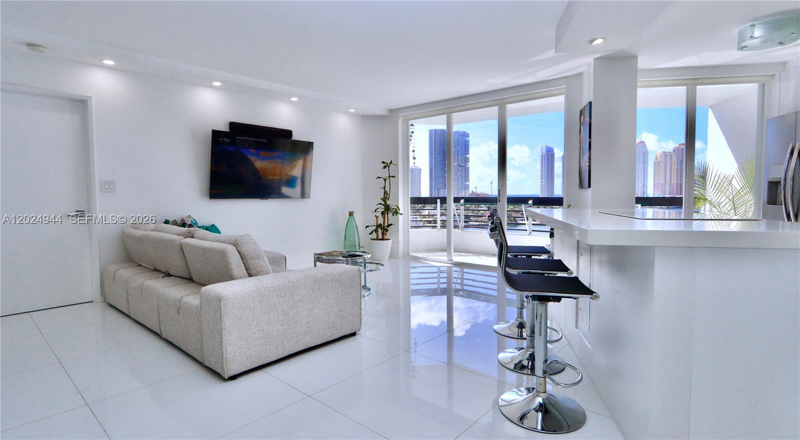 3600 Mystic Pointe Dr #1115, Aventura FL 33180