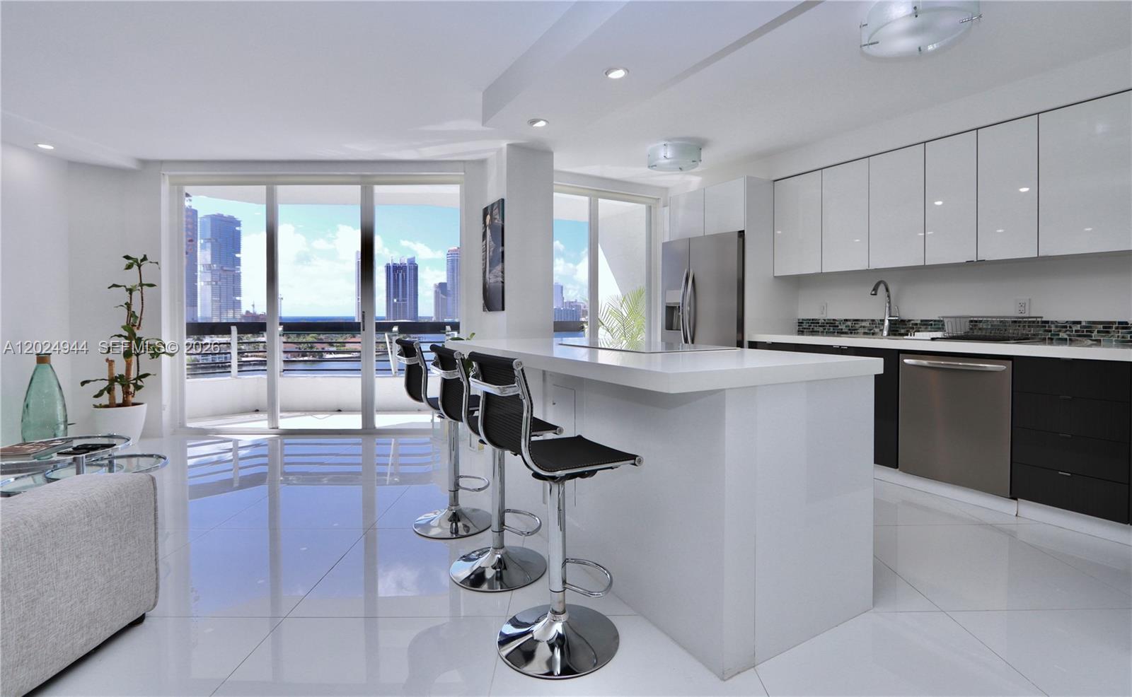 3600 Mystic Pointe Dr #1115, Aventura FL 33180