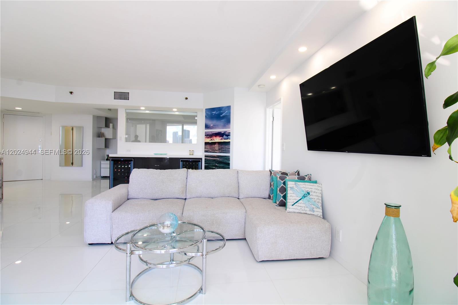 3600 Mystic Pointe Dr #1115, Aventura FL 33180