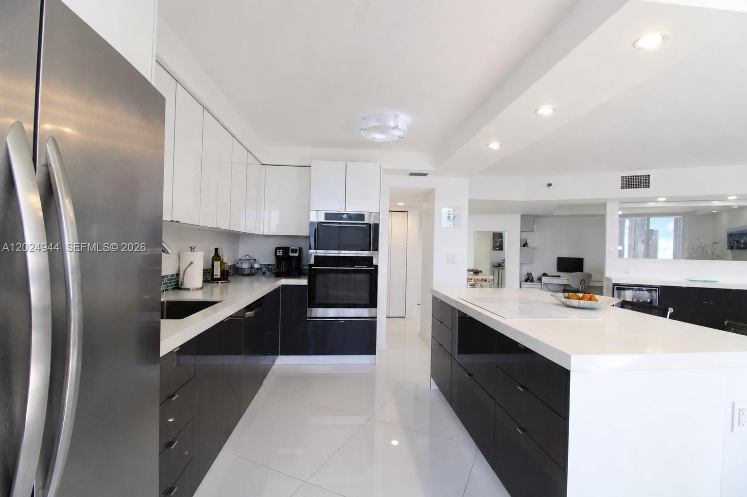 3600 Mystic Pointe Dr #1115, Aventura FL 33180