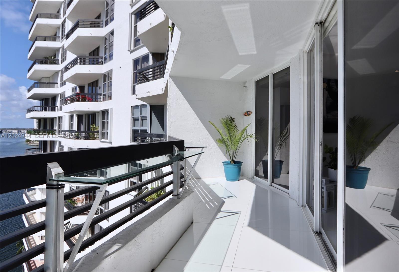 3600 Mystic Pointe Dr #1115, Aventura FL 33180