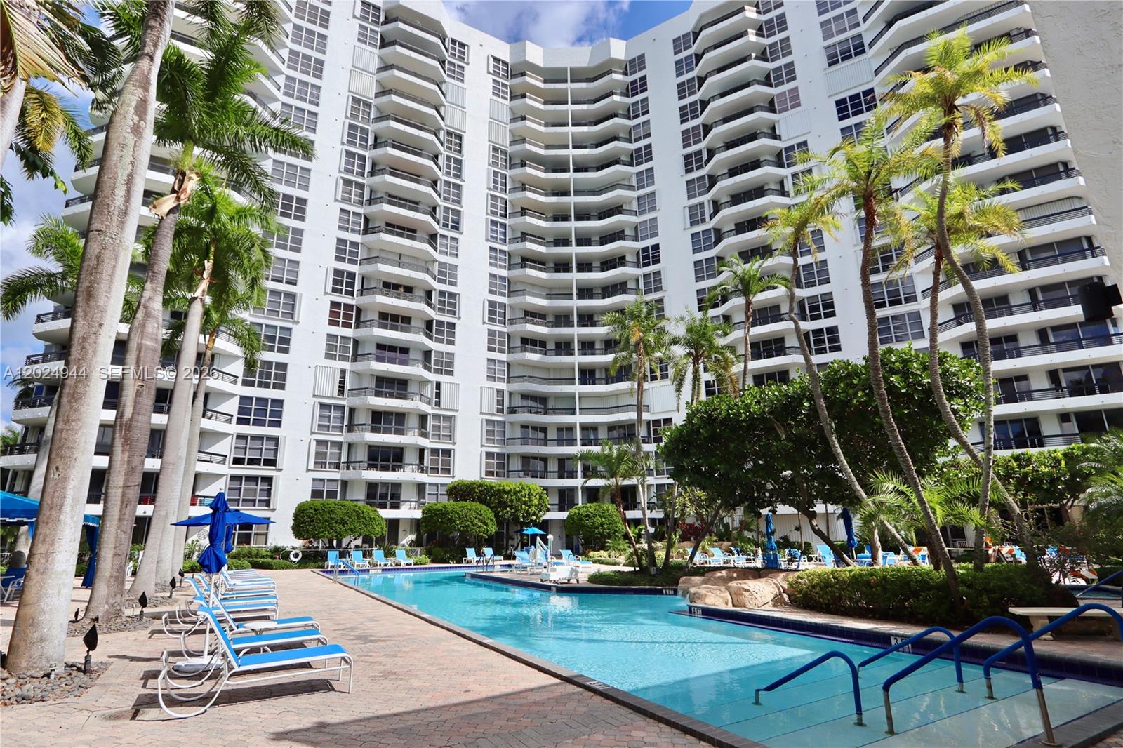3600 Mystic Pointe Dr #1115, Aventura FL 33180