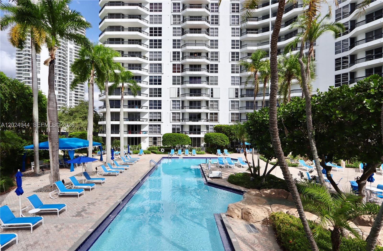 3600 Mystic Pointe Dr #1115, Aventura FL 33180